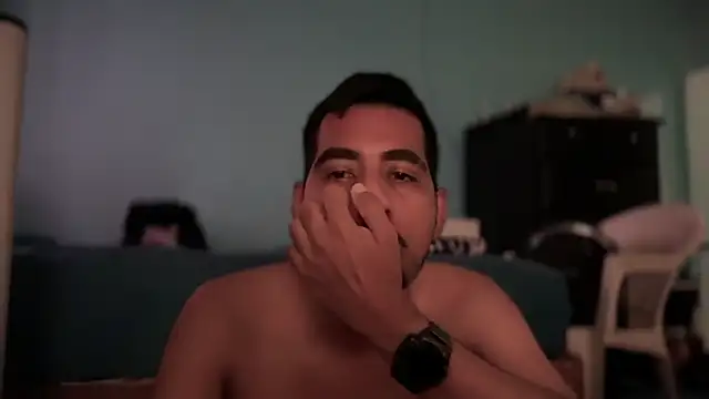 Snapshot of EnriquePersian197 chatting on 02-25-25, 03:38 EnriquePersian197 online show from 02-25-25, 03:38