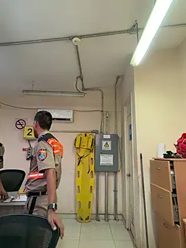 EnriquePersian197 online show from 04-24-26, 12:02