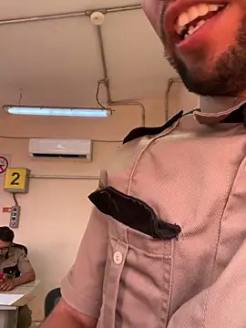 EnriquePersian197 online show from 04-30-26, 04:02