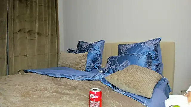 kirraa  online show from 10-26-25, 04:46