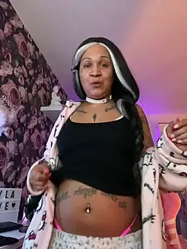 Snapshot of Jaylaloveofficial chatting on 02-23-26, 08:06 Jaylaloveofficial online show from 02-23-26, 08:06