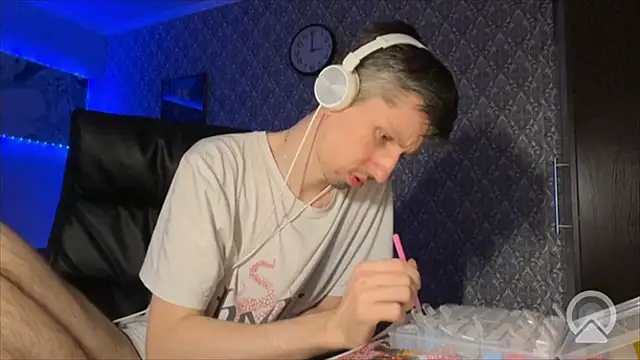 Aki-Laky online show from 04-19-26, 10:01