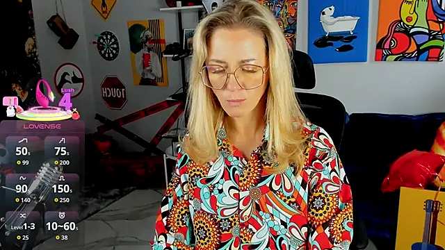 LadyIzabel online show from 05-11-26, 05:46