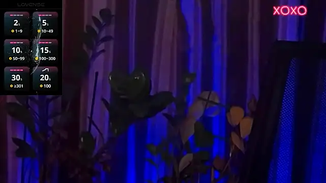 Snapshot of Laura_Bess chatting on 12-12-24, 08:43 Laura Bess online show from 12-12-24, 08:43