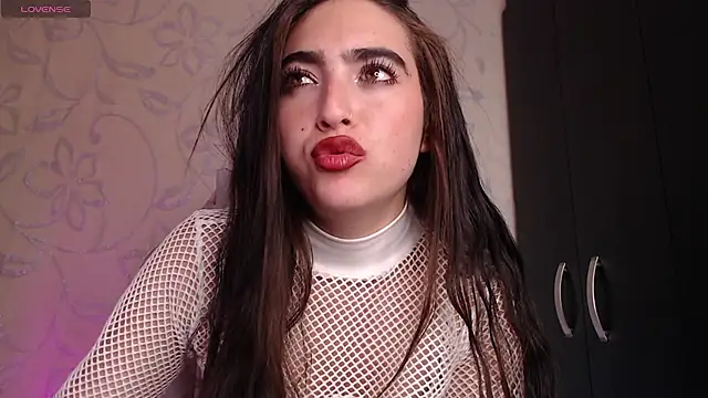 Snapshot of Arii_vega_ chatting on 01-21-25, 09:36 Arii vega online show from 01-21-25, 09:36