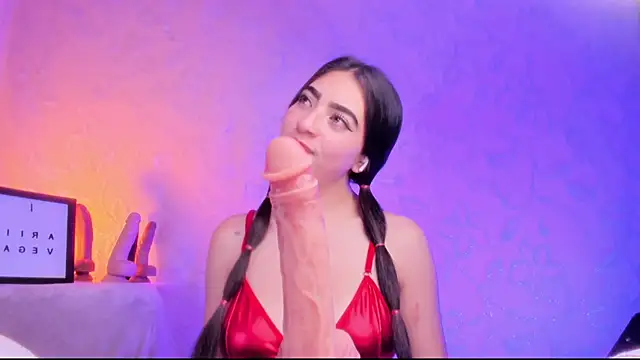 Snapshot of Arii_vega_ chatting on 02-15-25, 04:36 Arii vega online show from 02-15-25, 04:36