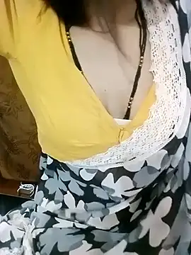 Snapshot of Bulbul_02 chatting on 09-18-25, 05:09 Bulbul 02 online show from 09-18-25, 05:09