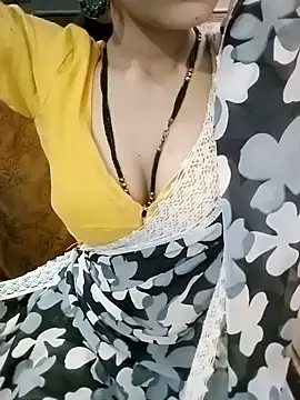 Snapshot of Bulbul_02 chatting on 10-18-25, 06:26 Bulbul 02 online show from 10-18-25, 06:26