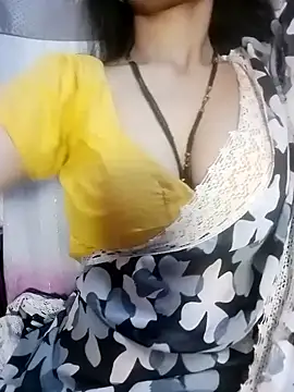 Snapshot of Bulbul_02 chatting on 11-10-25, 04:44 Bulbul 02 online show from 11-10-25, 04:44