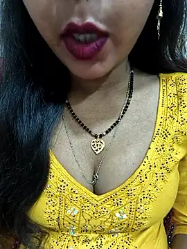 Snapshot of Sharmila-Singh chatting on 05-04-26, 05:42 Sharmila-Singh online show from 05-04-26, 05:42