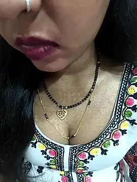 Snapshot of Sharmila-Singh chatting on 06-05-26, 07:08 Sharmila-Singh online show from 06-05-26, 07:08