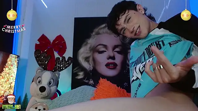 maxiy 001 online show from 12-14-24, 07:40