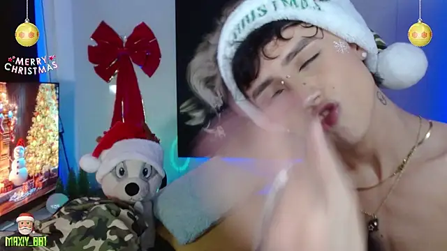 maxiy 001 online show from 12-20-24, 09:11