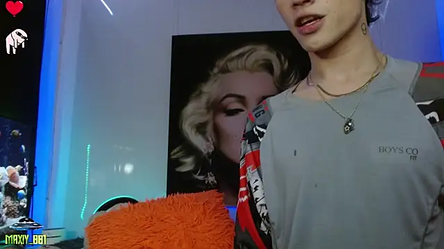 maxiy 001 online show from 01-16-25, 10:21