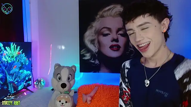 maxiy 001 online show from 02-23-25, 03:51