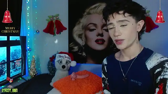 maxiy 001 online show from 12-15-25, 09:52