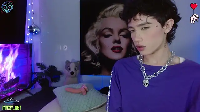 maxiy 001 online show from 04-27-26, 08:34