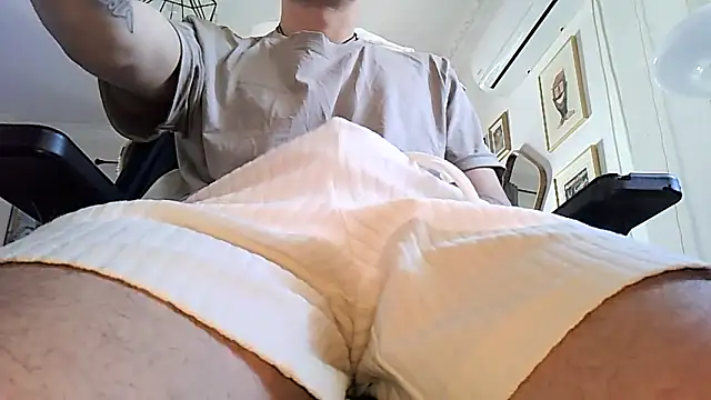 Snapshot of Bigone_uncut chatting on 05-12-26, 08:11 Bigone uncut online show from 05-12-26, 08:11