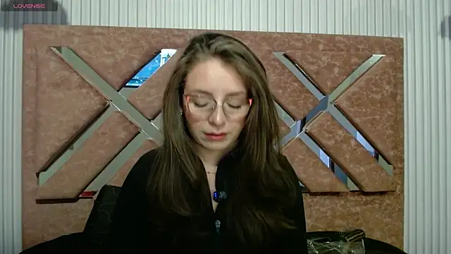 Snapshot of _isaabellaa chatting on 06-19-26, 12:20 isaabellaa online show from 06-19-26, 12:20