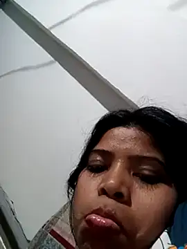 Snapshot of Queen_suman chatting on 12-18-24, 08:31 Queen suman online show from 12-18-24, 08:31