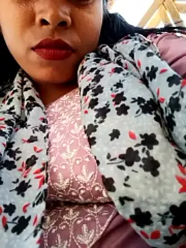 Snapshot of Queen_suman chatting on 02-11-26, 09:47 Queen suman online show from 02-11-26, 09:47