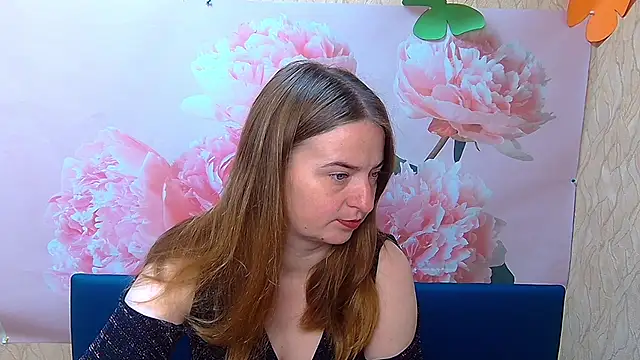 Snapshot of FreyaDak chatting on 09-28-25, 05:02 FreyaDak online show from 09-28-25, 05:02