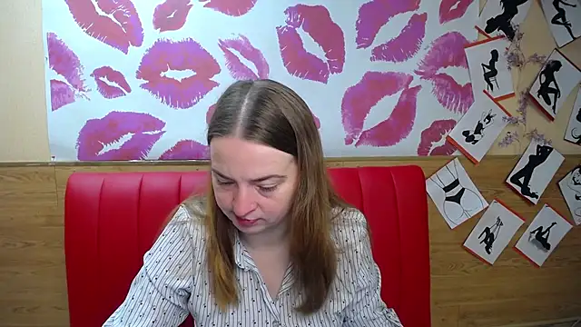 Snapshot of FreyaDak chatting on 10-18-25, 05:10 FreyaDak online show from 10-18-25, 05:10