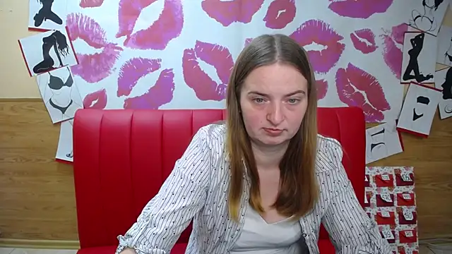 Snapshot of FreyaDak chatting on 11-17-25, 06:03 FreyaDak online show from 11-17-25, 06:03