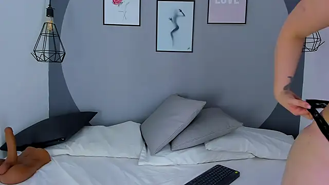 Snapshot of Hanna_Moonlight_ chatting on 12-29-24, 04:40 Hanna Moonlight  online show from 12-29-24, 04:40