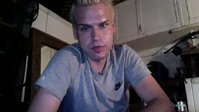Snapshot of Dreagon79 chatting on 05-11-26, 05:43 Dreagon79 online show from 05-11-26, 05:43