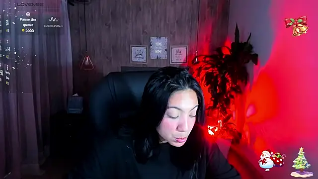 Snapshot of miichael_black chatting on 01-01-25, 10:03 miichael black online show from 01-01-25, 10:03