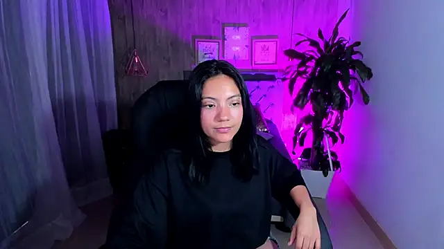 Snapshot of miichael_black chatting on 01-15-25, 04:11 miichael black online show from 01-15-25, 04:11