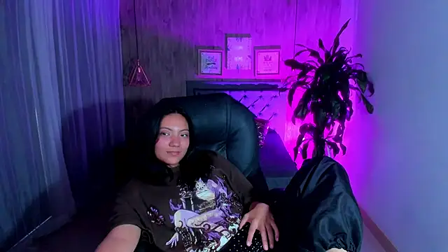Snapshot of miichael_black chatting on 01-16-25, 03:46 miichael black online show from 01-16-25, 03:46