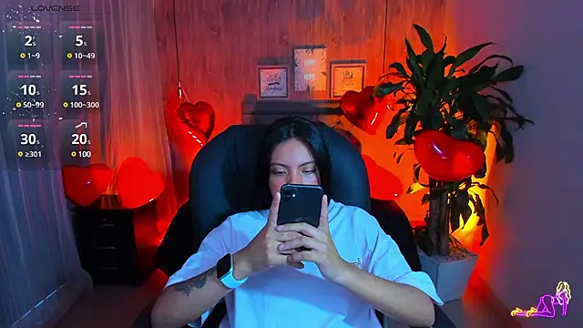 Snapshot of miichael_black chatting on 02-14-25, 09:32 miichael black online show from 02-14-25, 09:32