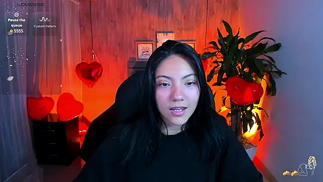 Snapshot of miichael_black chatting on 02-15-25, 01:38 miichael black online show from 02-15-25, 01:38