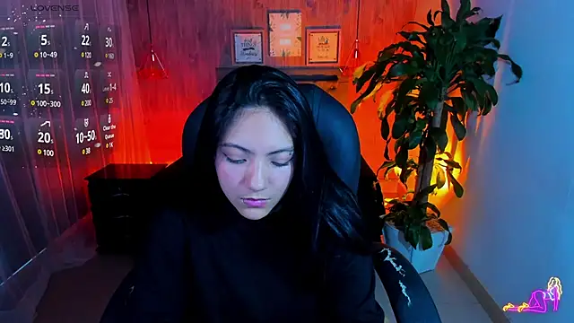 Snapshot of miichael_black chatting on 02-19-25, 04:22 miichael black online show from 02-19-25, 04:22