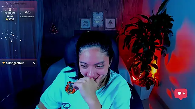 Snapshot of miichael_black chatting on 03-07-25, 04:22 miichael black online show from 03-07-25, 04:22
