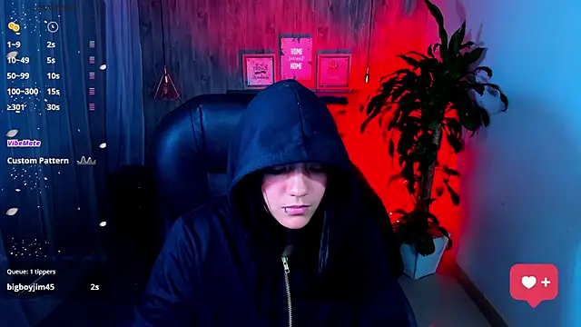 Snapshot of miichael_black chatting on 03-21-25, 05:34 miichael black online show from 03-21-25, 05:34