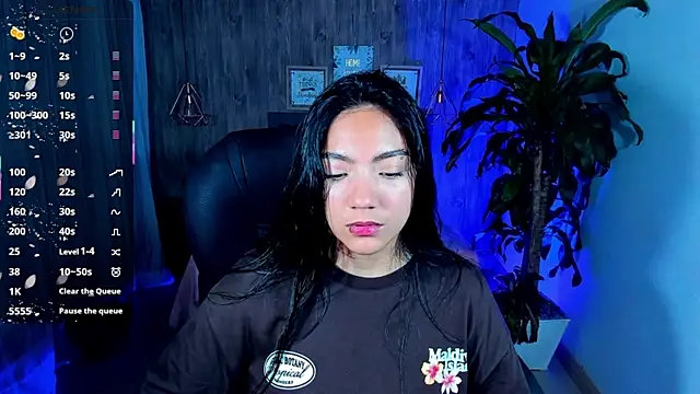 Snapshot of miichael_black chatting on 10-01-25, 08:37 miichael black online show from 10-01-25, 08:37