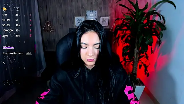 Snapshot of miichael_black chatting on 10-09-25, 09:13 miichael black online show from 10-09-25, 09:13