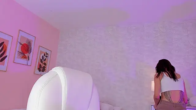 DahianaWalcott online show from 03-10-25, 07:29