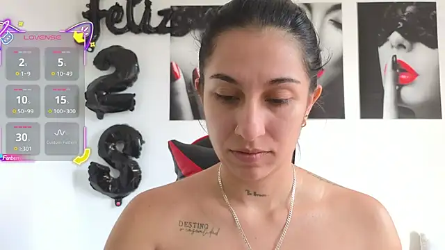 Snapshot of tammyandrade_ chatting on 02-25-26, 02:05 tammyandrade online show from 02-25-26, 02:05