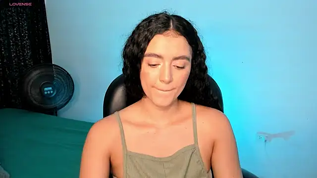 Snapshot of Adhara-zanne chatting on 07-16-26, 02:56 Adhara-zanne online show from 07-16-26, 02:56