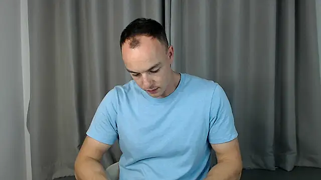 Snapshot of heilgarbest chatting on 11-15-25, 10:45 heilgarbest online show from 11-15-25, 10:45