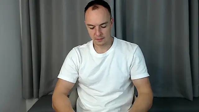 Snapshot of heilgarbest chatting on 11-19-25, 10:04 heilgarbest online show from 11-19-25, 10:04