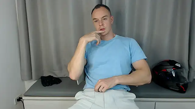 Snapshot of heilgarbest chatting on 11-25-25, 11:54 heilgarbest online show from 11-25-25, 11:54