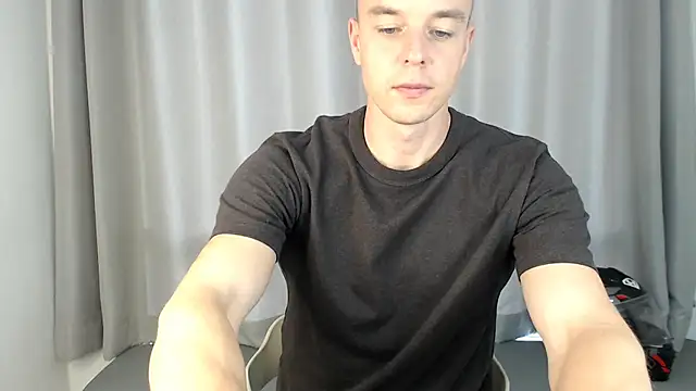 Snapshot of heilgarbest chatting on 11-27-25, 10:06 heilgarbest online show from 11-27-25, 10:06