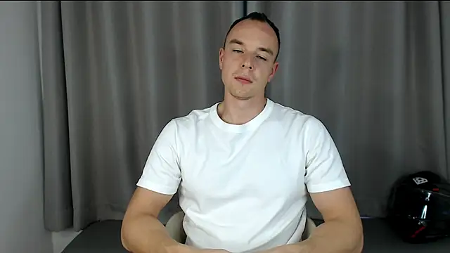 Snapshot of heilgarbest chatting on 12-02-25, 10:42 heilgarbest online show from 12-02-25, 10:42