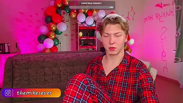 Snapshot of TheMikeSever chatting on 12-24-24, 09:22 TheMikeSever online show from 12-24-24, 09:22