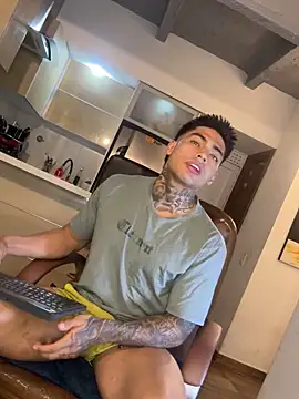 Dominiofit online show from 11-17-25, 01:22